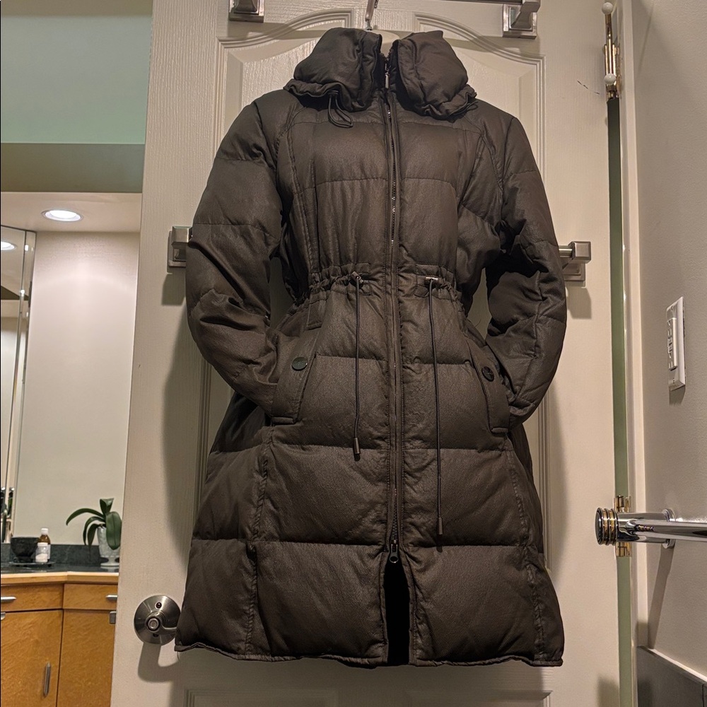 Kenneth Cole olive green long puffer coat 🧥